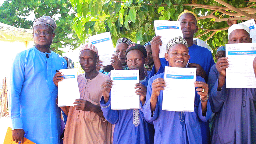 La communauté peulh de Parakou et de N’Dali très heureuse de recevoir ses certificats